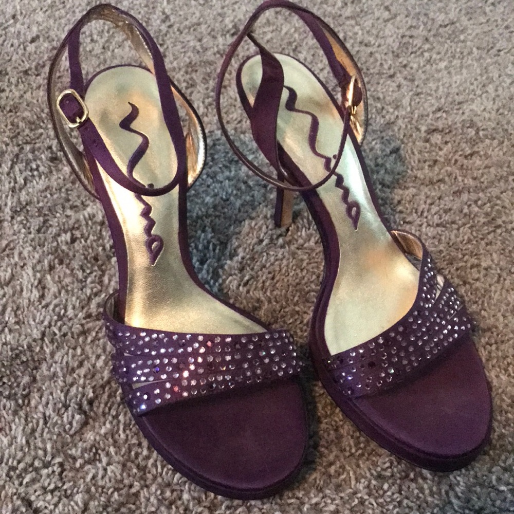 Nina sequined shoes in a deep purple.